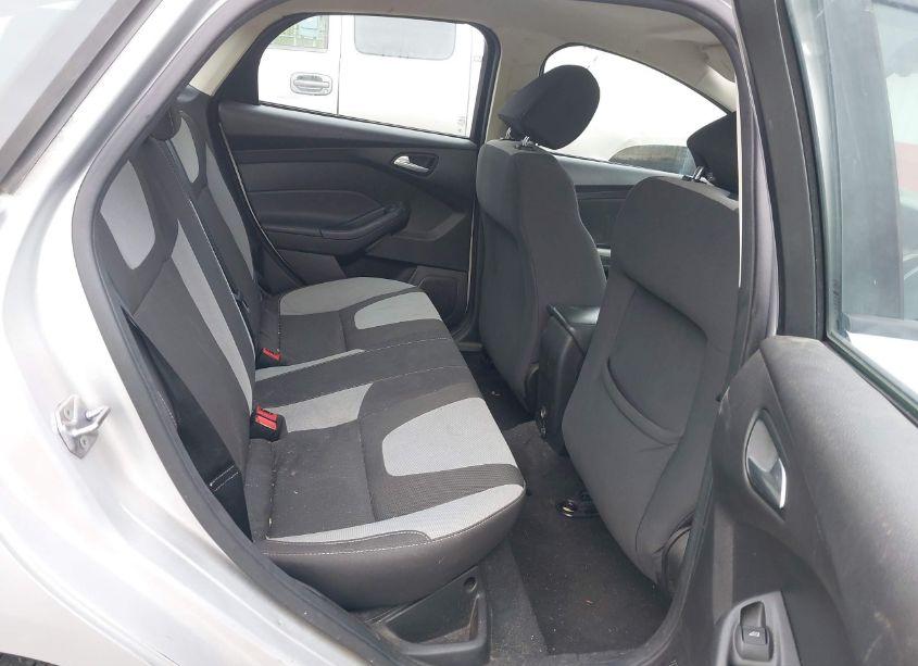 Photo 8 of 2012 Ford Focus SE (VIN 1FAHP3F28CL444714)