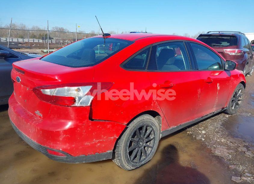 Photo 4 of 2012 Ford Focus SE (VIN 1FAHP3F28CL447922)