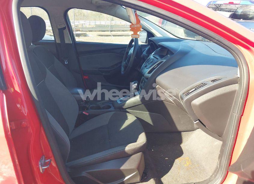 Photo 5 of 2012 Ford Focus SE (VIN 1FAHP3F28CL447922)