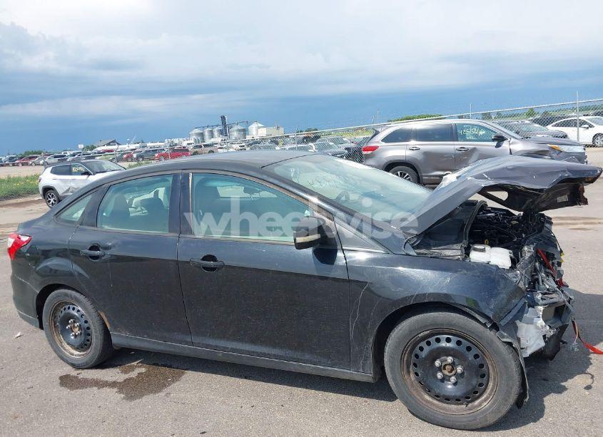 Photo 12 of 2012 Ford Focus SE (VIN 1FAHP3F28CL451694)