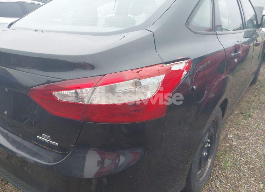 Photo 16 of 2012 Ford Focus SE (VIN 1FAHP3F28CL451694)