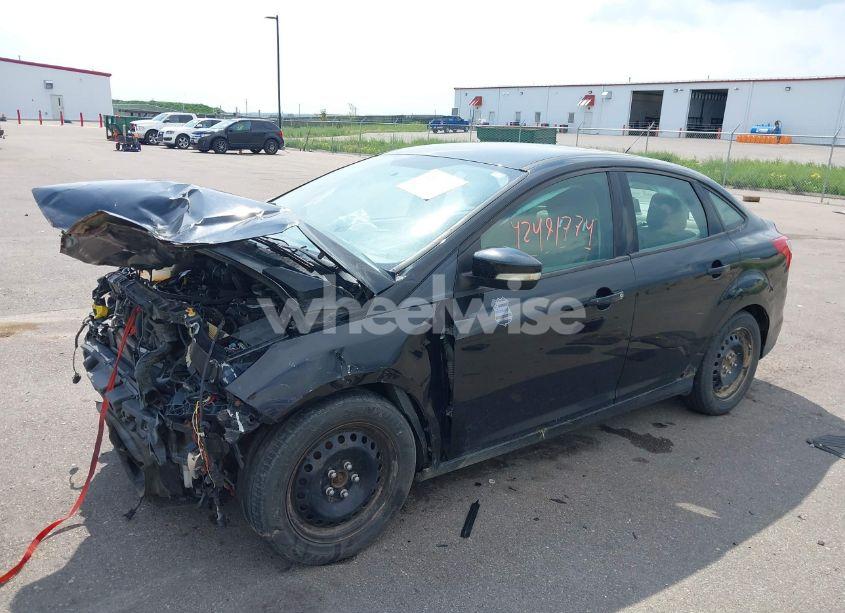 Photo 2 of 2012 Ford Focus SE (VIN 1FAHP3F28CL451694)