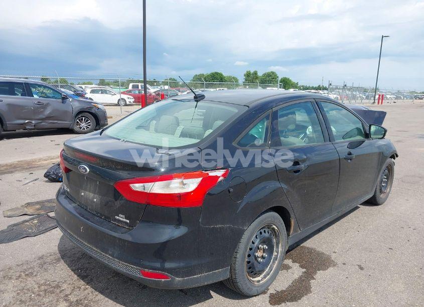 Photo 4 of 2012 Ford Focus SE (VIN 1FAHP3F28CL451694)