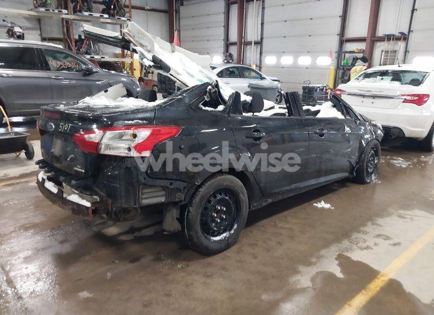 Photo 4 of 2012 Ford Focus SE (VIN 1FAHP3F28CL455101)