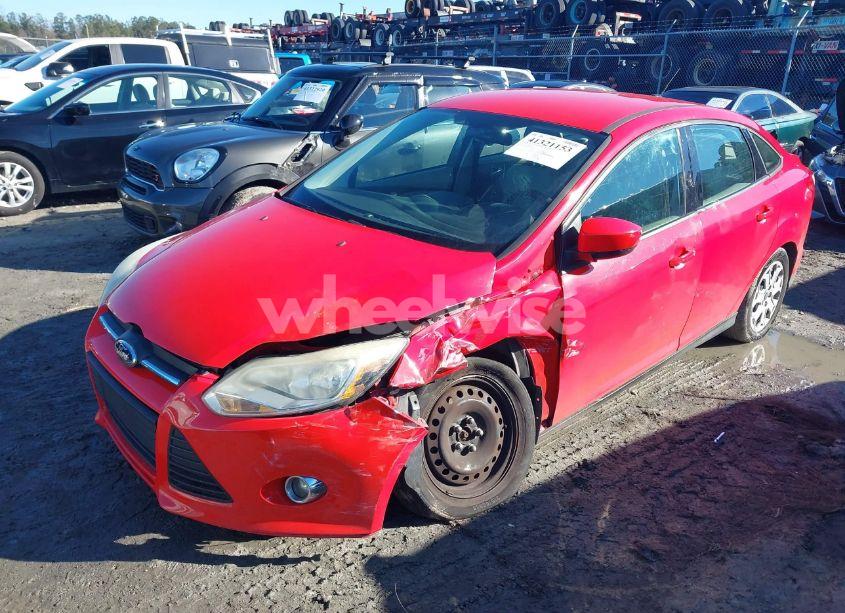 Photo 2 of 2012 Ford Focus SE (VIN 1FAHP3F28CL461383)