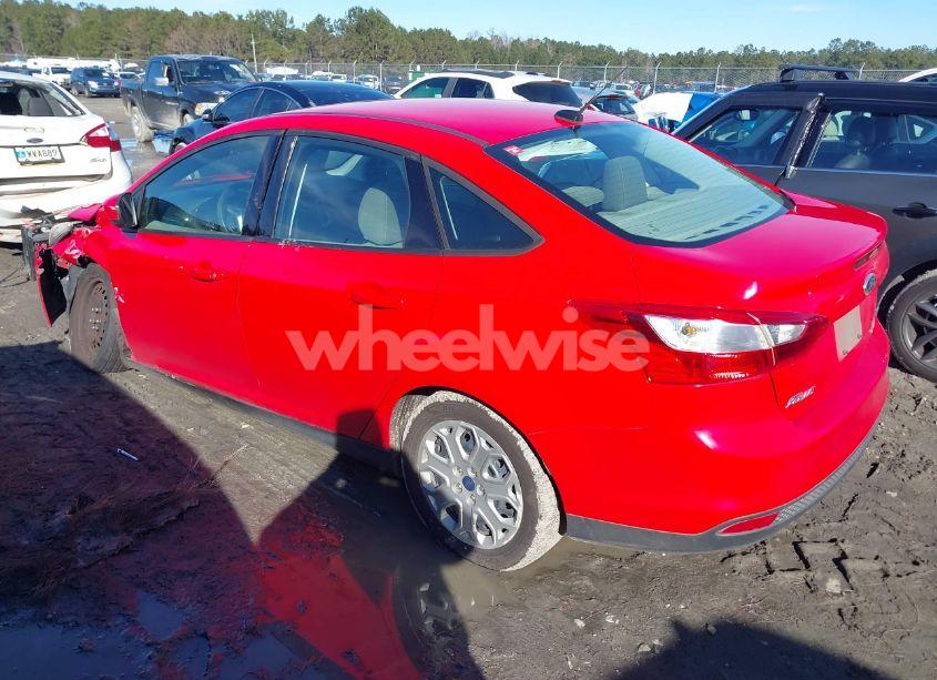 Photo 3 of 2012 Ford Focus SE (VIN 1FAHP3F28CL461383)