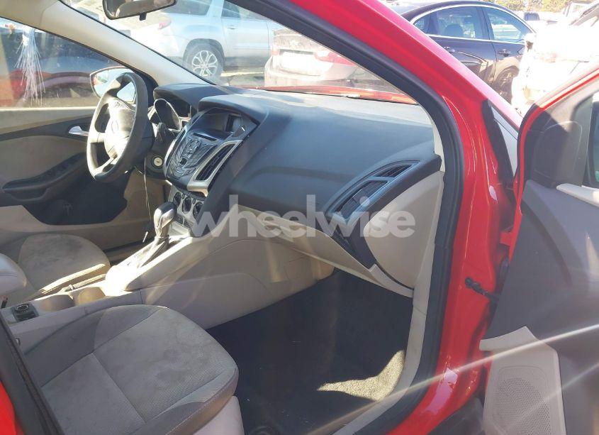 Photo 5 of 2012 Ford Focus SE (VIN 1FAHP3F28CL461383)