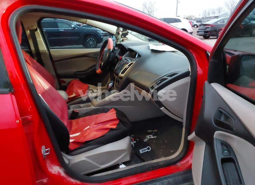 Photo 5 of 2012 Ford Focus SE (VIN 1FAHP3F29CL113544)