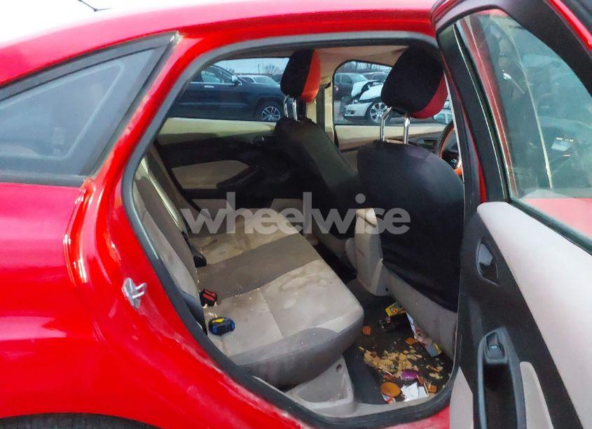 Photo 8 of 2012 Ford Focus SE (VIN 1FAHP3F29CL113544)