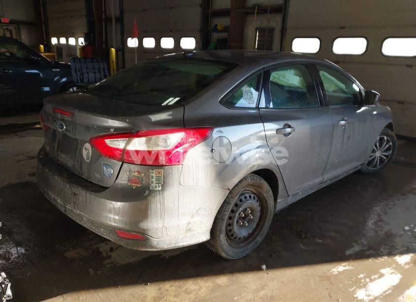 Photo 4 of 2012 Ford Focus SE (VIN 1FAHP3F29CL127055)