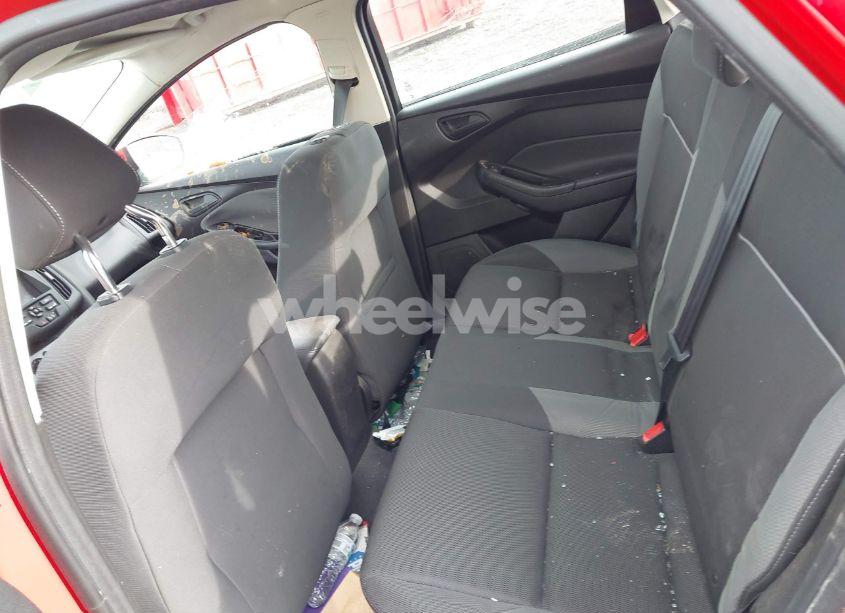 Photo 8 of 2012 Ford Focus SE (VIN 1FAHP3F29CL128254)