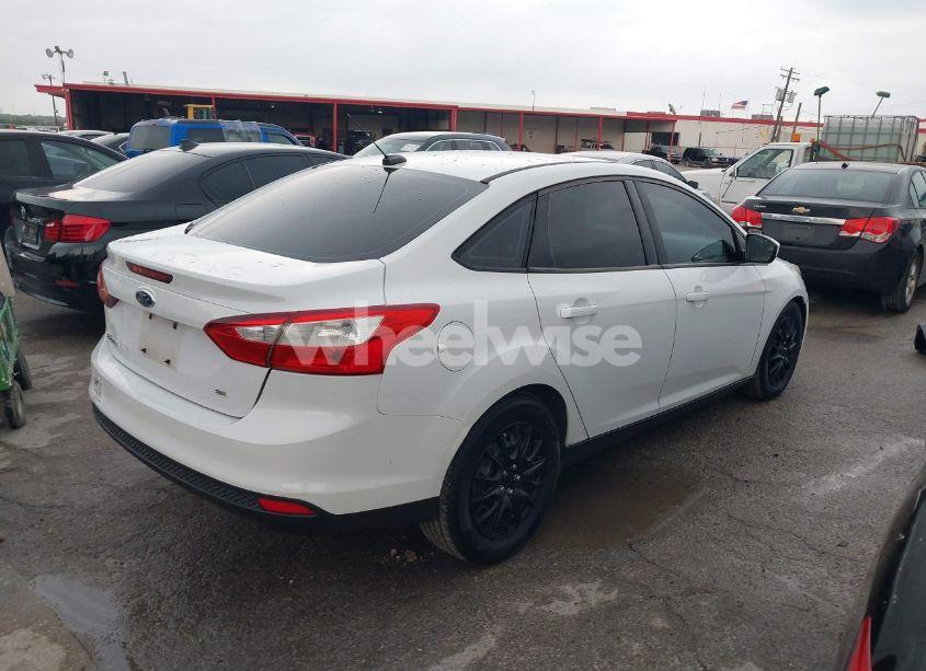 Photo 4 of 2012 Ford Focus SE (VIN 1FAHP3F29CL141649)