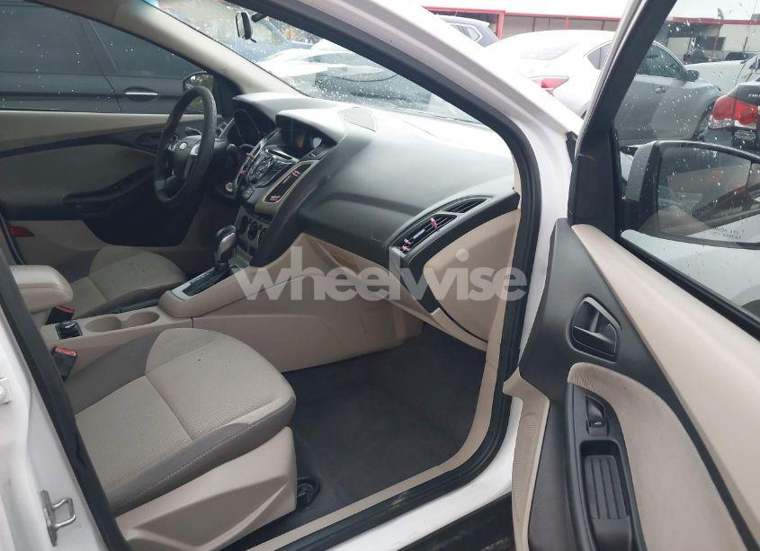 Photo 5 of 2012 Ford Focus SE (VIN 1FAHP3F29CL141649)