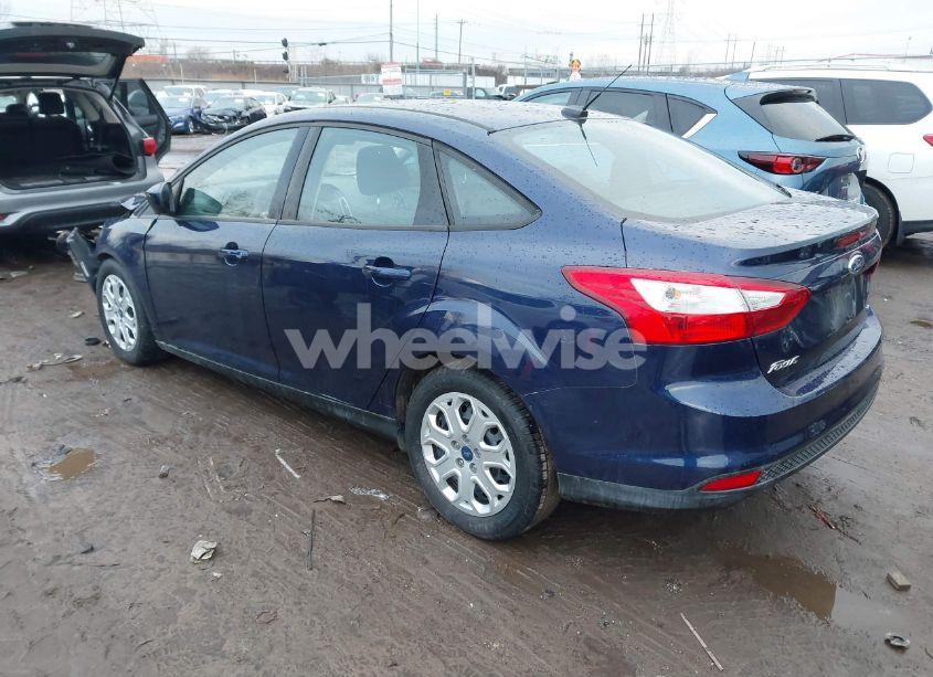 Photo 3 of 2012 Ford Focus SE (VIN 1FAHP3F29CL152649)