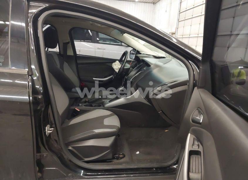 Photo 5 of 2012 Ford Focus SE (VIN 1FAHP3F29CL153171)