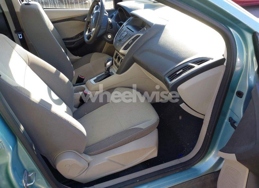 Photo 5 of 2012 Ford Focus SE (VIN 1FAHP3F29CL160573)