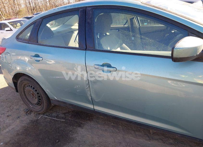 Photo 6 of 2012 Ford Focus SE (VIN 1FAHP3F29CL160573)