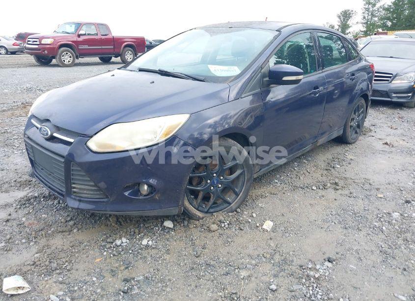 Photo 2 of 2012 Ford Focus SE (VIN 1FAHP3F29CL163358)