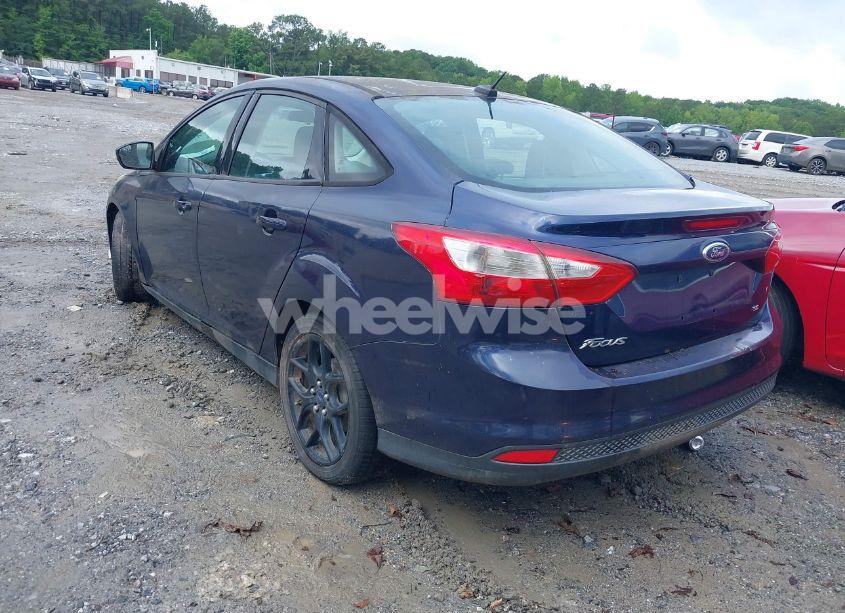 Photo 3 of 2012 Ford Focus SE (VIN 1FAHP3F29CL163358)