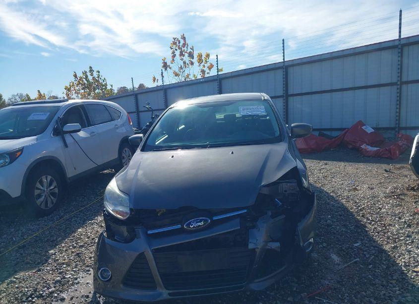 Photo 12 of 2012 Ford Focus SE (VIN 1FAHP3F29CL186445)