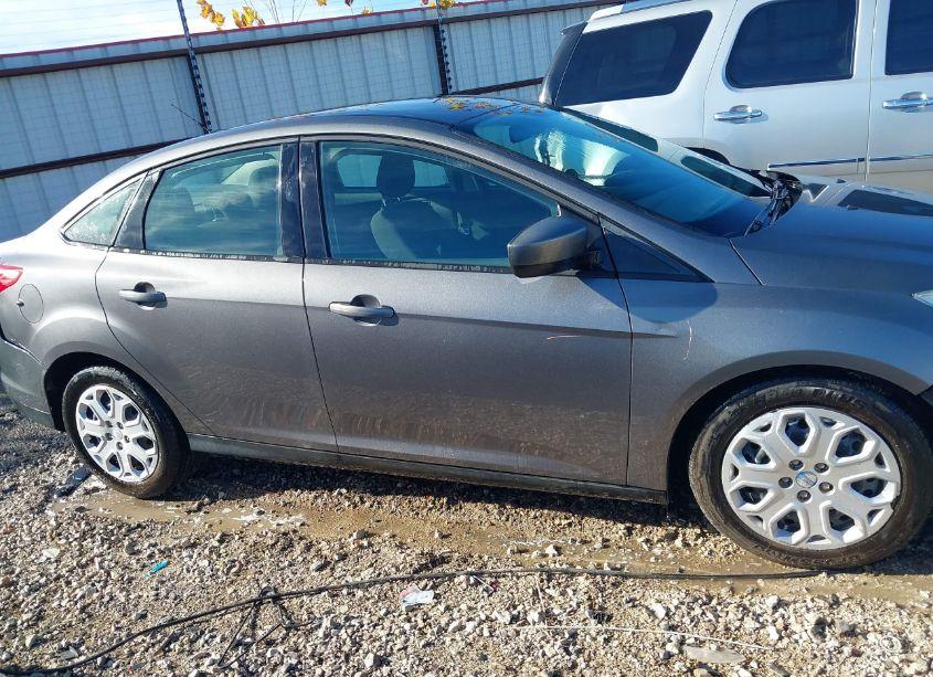 Photo 13 of 2012 Ford Focus SE (VIN 1FAHP3F29CL186445)