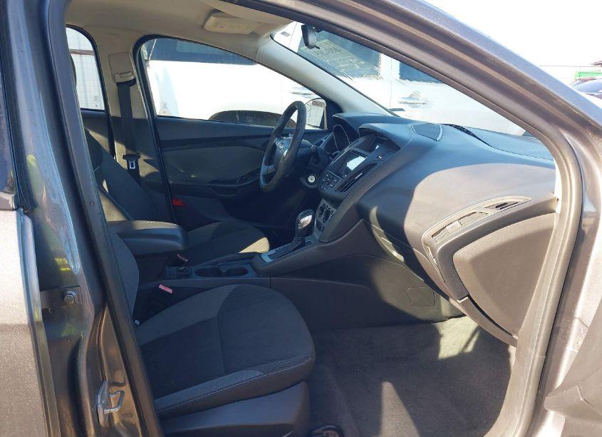 Photo 5 of 2012 Ford Focus SE (VIN 1FAHP3F29CL186445)