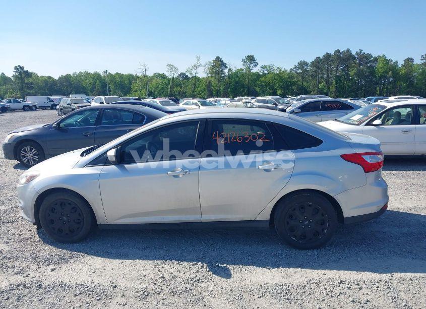 Photo 14 of 2012 Ford Focus SE (VIN 1FAHP3F29CL192181)