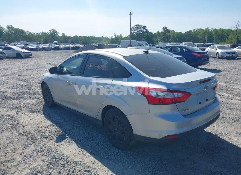 Photo 3 of 2012 Ford Focus SE (VIN 1FAHP3F29CL192181)