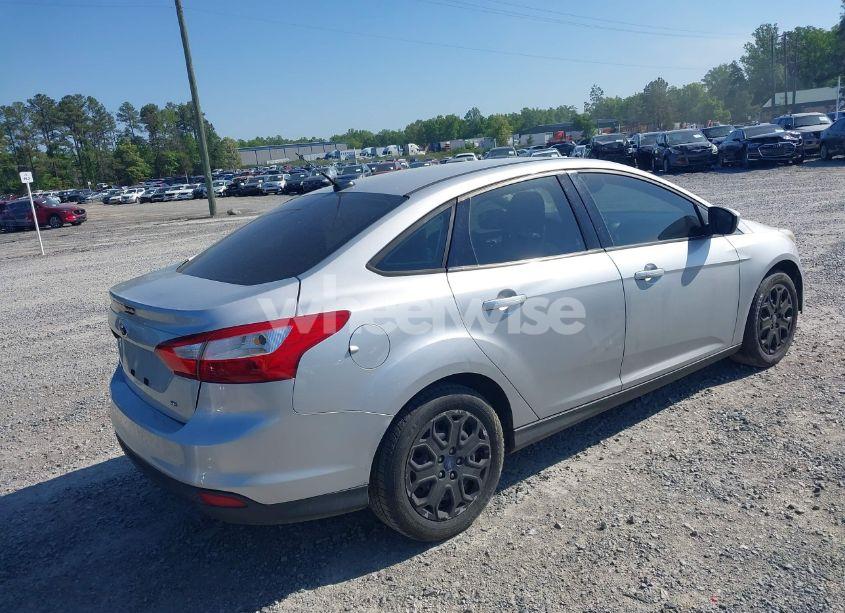 Photo 4 of 2012 Ford Focus SE (VIN 1FAHP3F29CL192181)