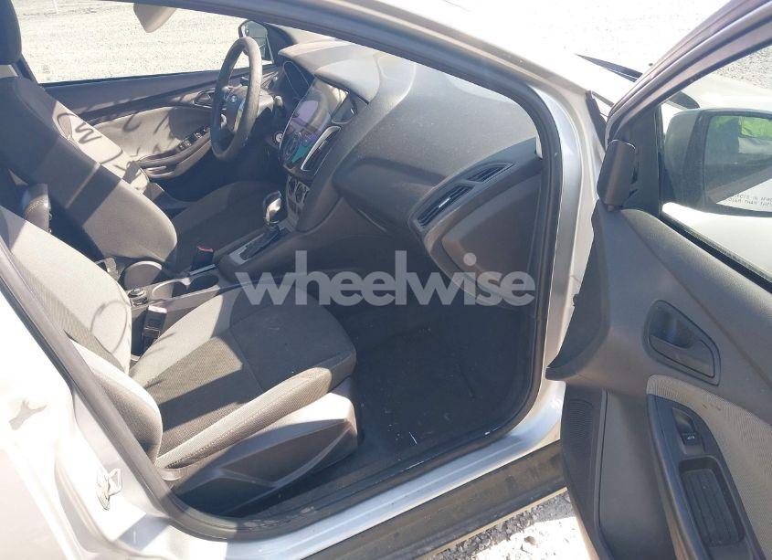 Photo 5 of 2012 Ford Focus SE (VIN 1FAHP3F29CL192181)