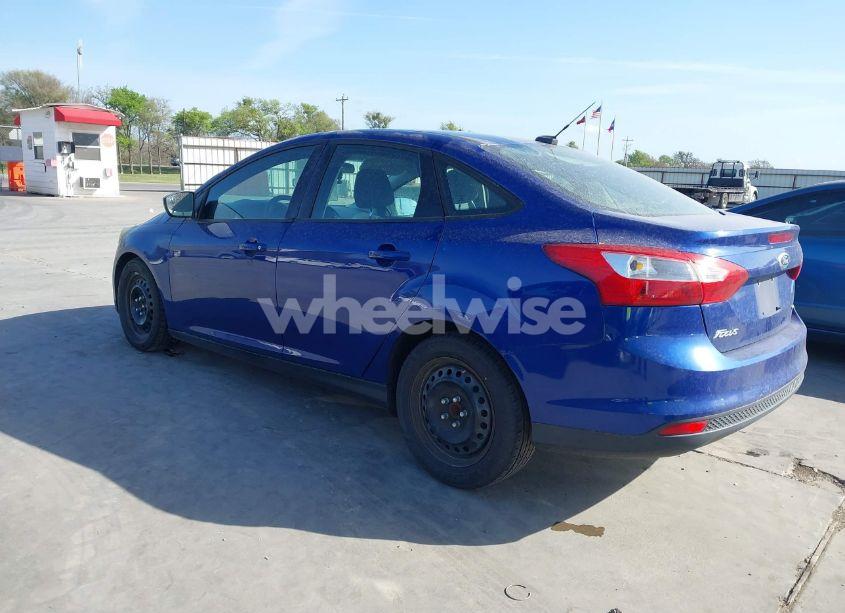 Photo 3 of 2012 Ford Focus SE (VIN 1FAHP3F29CL221680)