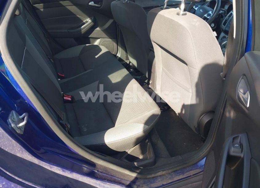 Photo 8 of 2012 Ford Focus SE (VIN 1FAHP3F29CL221680)