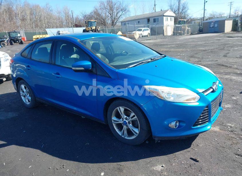 2012 Ford Focus SE (VIN 1FAHP3F29CL233652) main photo
