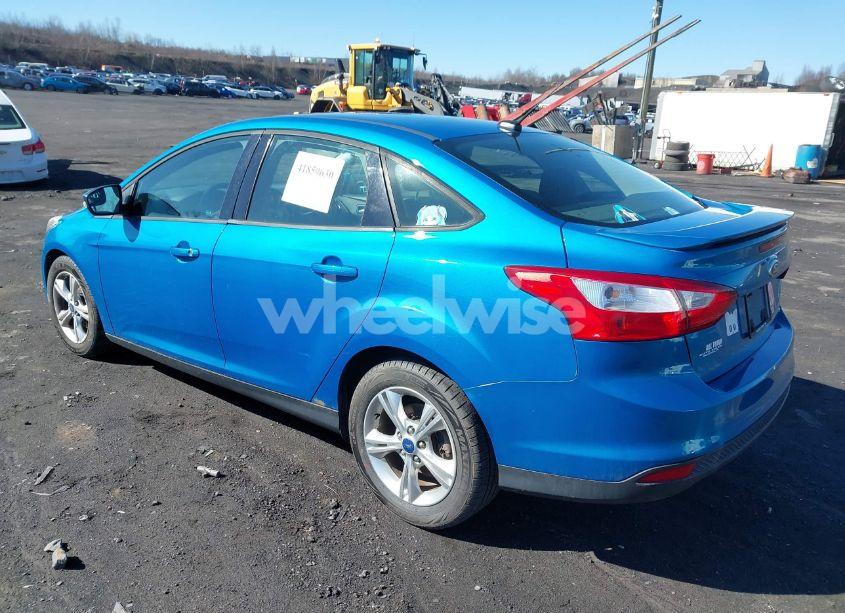 Photo 3 of 2012 Ford Focus SE (VIN 1FAHP3F29CL233652)