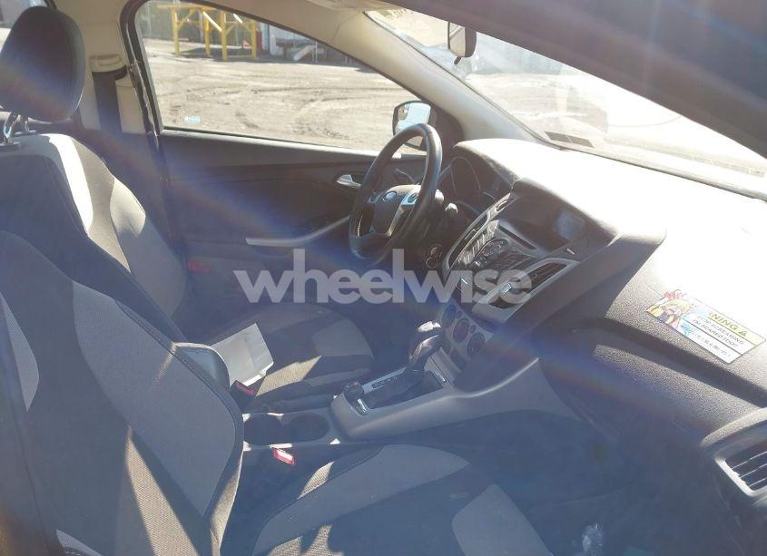 Photo 5 of 2012 Ford Focus SE (VIN 1FAHP3F29CL233652)