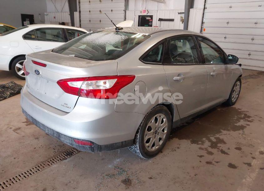 Photo 4 of 2012 Ford Focus SE (VIN 1FAHP3F29CL234896)
