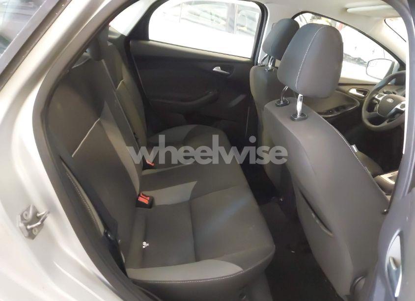 Photo 8 of 2012 Ford Focus SE (VIN 1FAHP3F29CL234896)