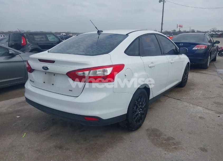 Photo 4 of 2012 Ford Focus SE (VIN 1FAHP3F29CL267154)