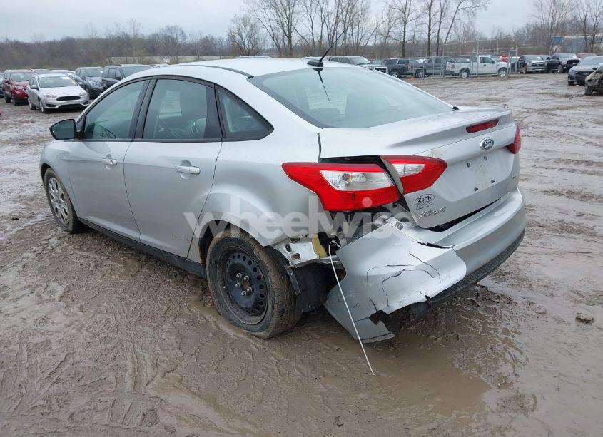 Photo 3 of 2012 Ford Focus SE (VIN 1FAHP3F29CL295519)