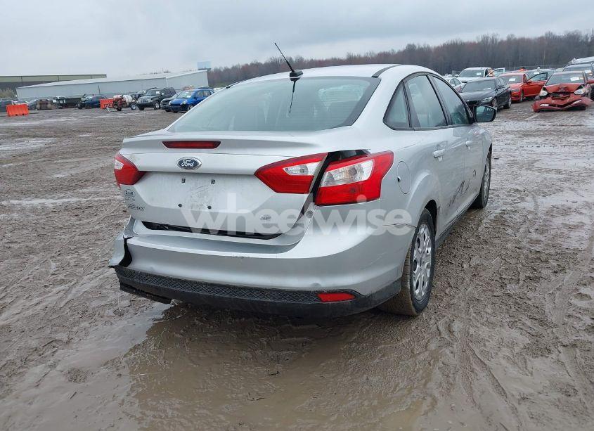 Photo 4 of 2012 Ford Focus SE (VIN 1FAHP3F29CL295519)