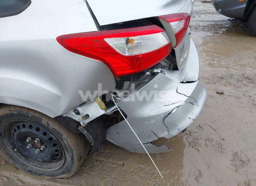 Photo 6 of 2012 Ford Focus SE (VIN 1FAHP3F29CL295519)