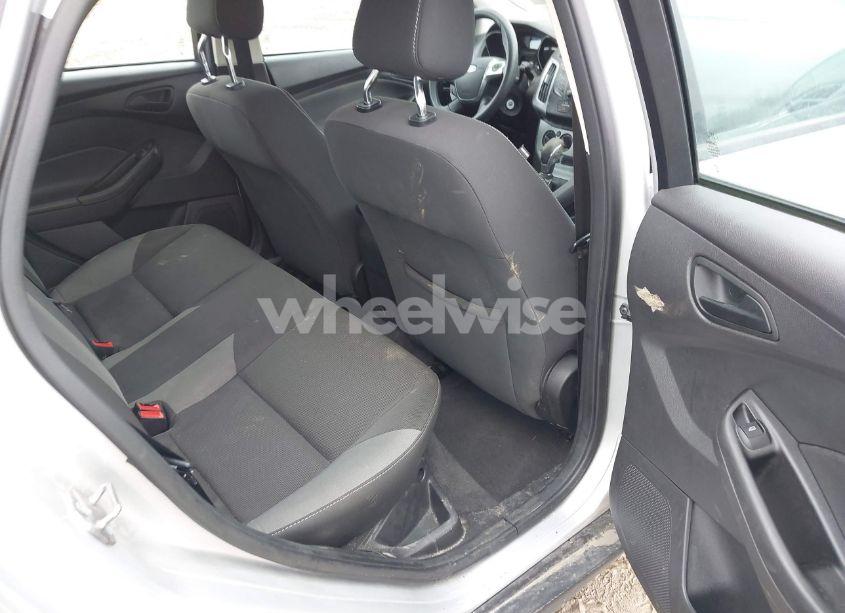 Photo 8 of 2012 Ford Focus SE (VIN 1FAHP3F29CL295519)