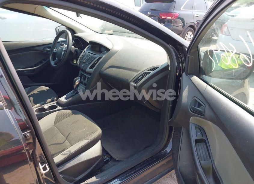 Photo 5 of 2012 Ford Focus SE (VIN 1FAHP3F29CL311587)