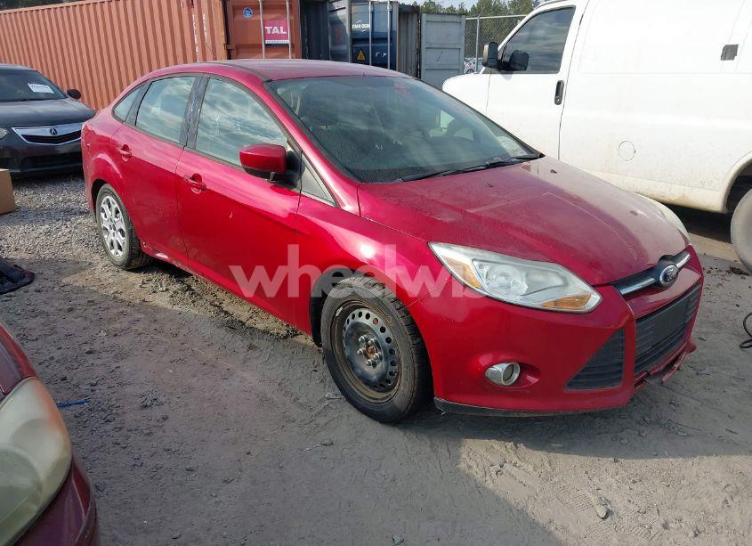 2012 Ford Focus SE (VIN 1FAHP3F29CL377587) main photo