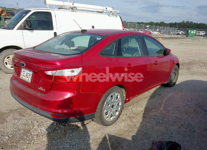 Photo 4 of 2012 Ford Focus SE (VIN 1FAHP3F29CL377587)