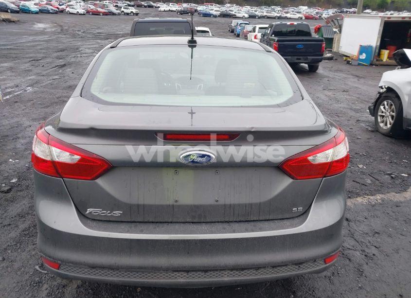 Photo 16 of 2012 Ford Focus SE (VIN 1FAHP3F29CL442731)