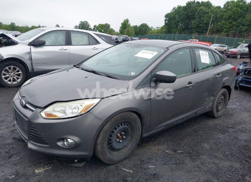 Photo 2 of 2012 Ford Focus SE (VIN 1FAHP3F29CL442731)