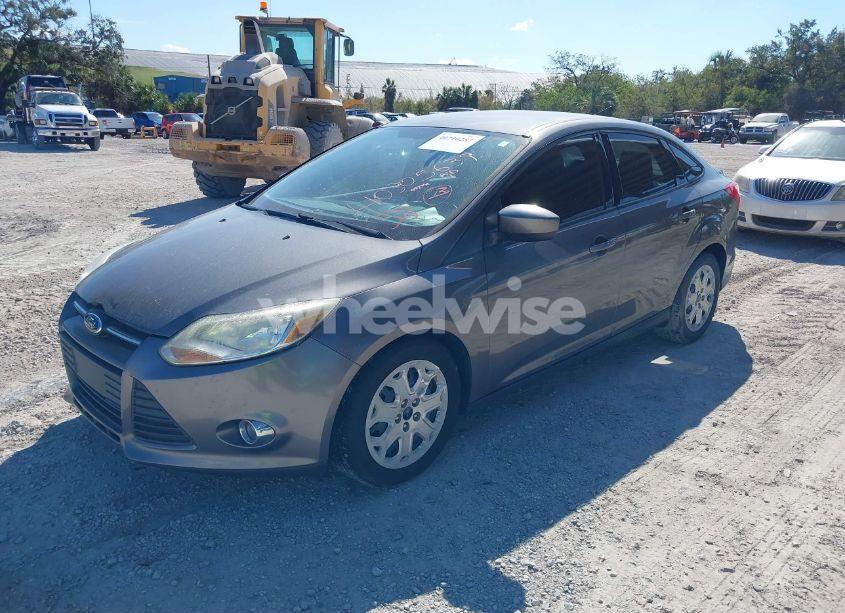 Photo 2 of 2012 Ford Focus SE (VIN 1FAHP3F29CL444589)