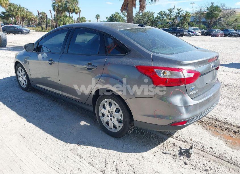 Photo 3 of 2012 Ford Focus SE (VIN 1FAHP3F29CL444589)