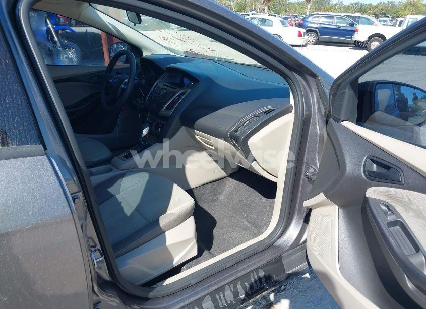 Photo 5 of 2012 Ford Focus SE (VIN 1FAHP3F29CL444589)